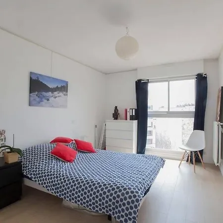 דירה Modern And Quiet Apartment W/Balcony פריז