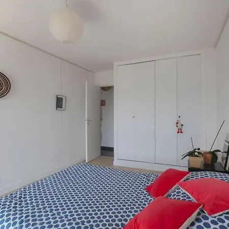 דירה Modern And Quiet Apartment W/Balcony פריז